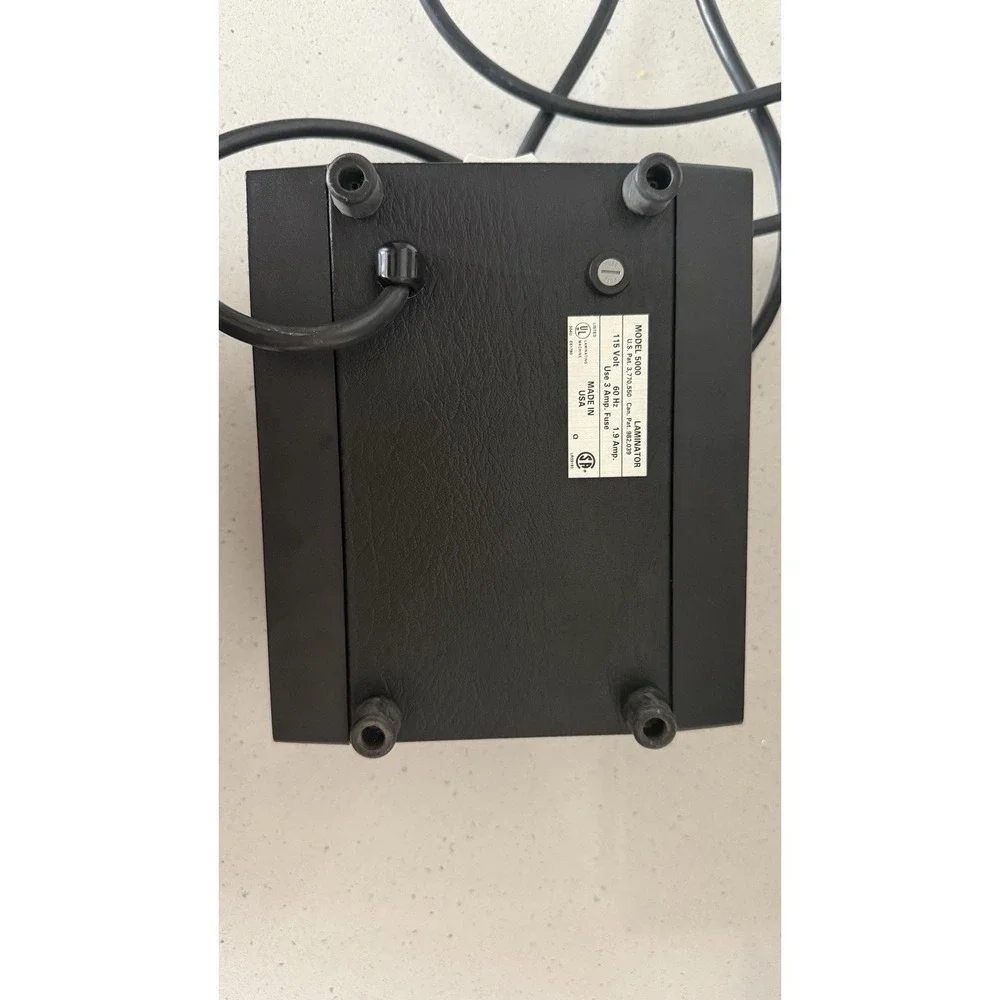 Photokards ID Systems Model 5000 ID Photo Laminator